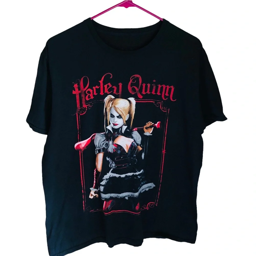 Batman's Harley Quinn Tshirt. Black with Harley Quinn in Red White and Black. L - Picture 7 of 10